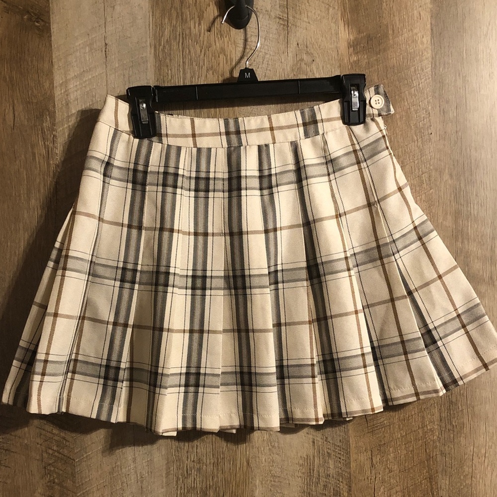 Hesperus Cream Black Plaid Pleated Mini Skirt